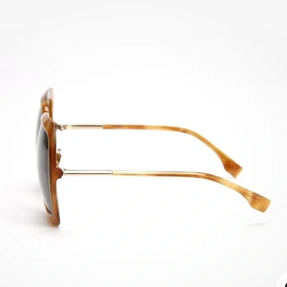 FENDI Oversized Sunglasses - Picture 3 of 8